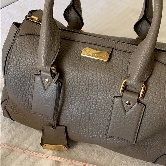 SOLD ~ Perfect Fall Bag - Burberry Gladstone Tote 🍂 - Picture 3 of 8
